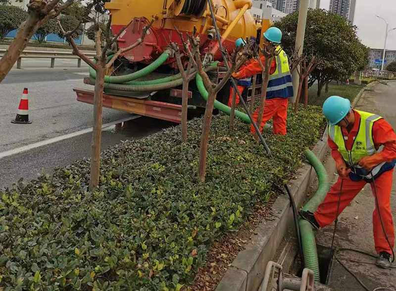 北海街道市政管道清淤